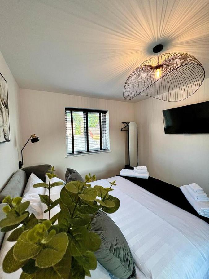 Charming 3-Bed House With 1 Parking Space Canterbury Zewnętrze zdjęcie